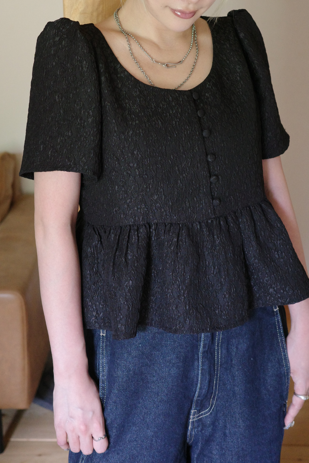 【Black】Flower Jacquard Peplum Top