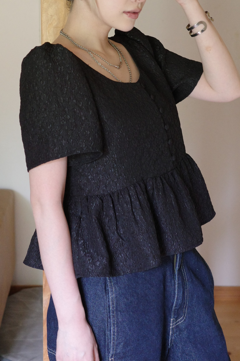 Black】Flower Jacquard Peplum Top – AEDDY
