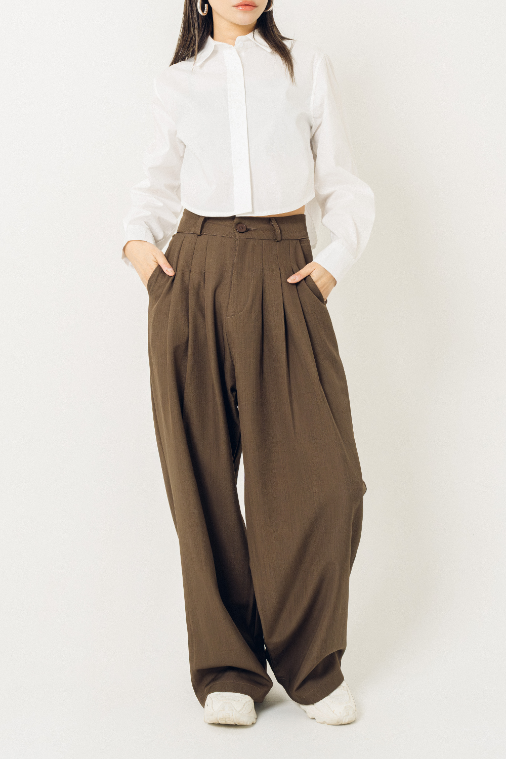 Wide tuck pants