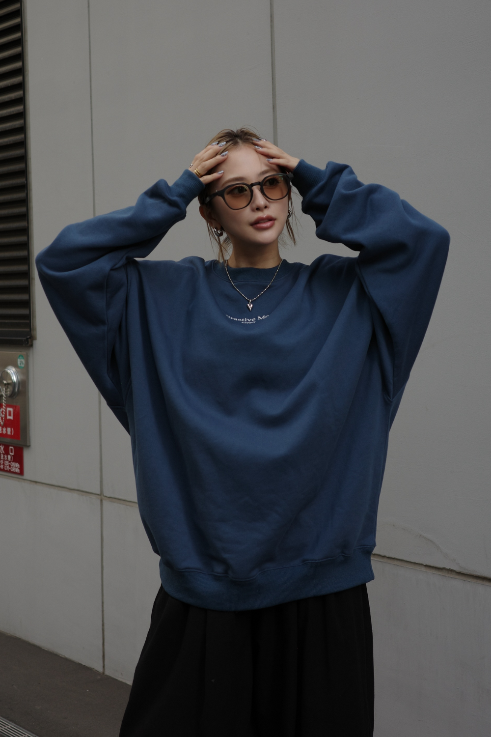 【BLUE】Logo embroidery unisex trainer